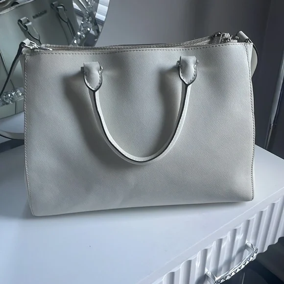 Michael Kors Sutton Purse - Picture 3 of 6